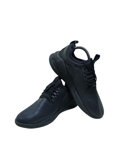 Clove Black Trainer