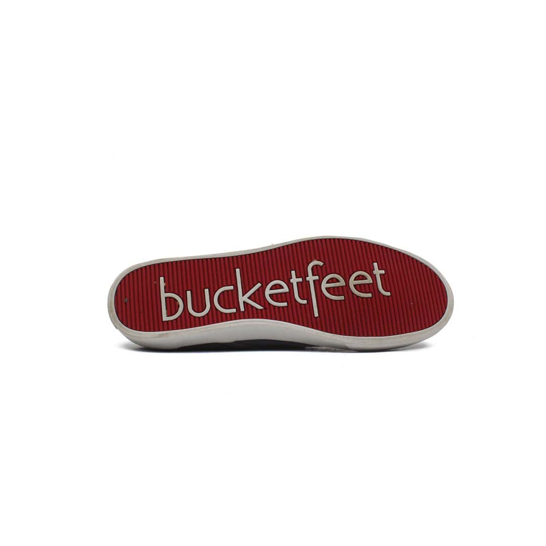 Branded Original Used Pre-Loved Sneakers in Pakistan