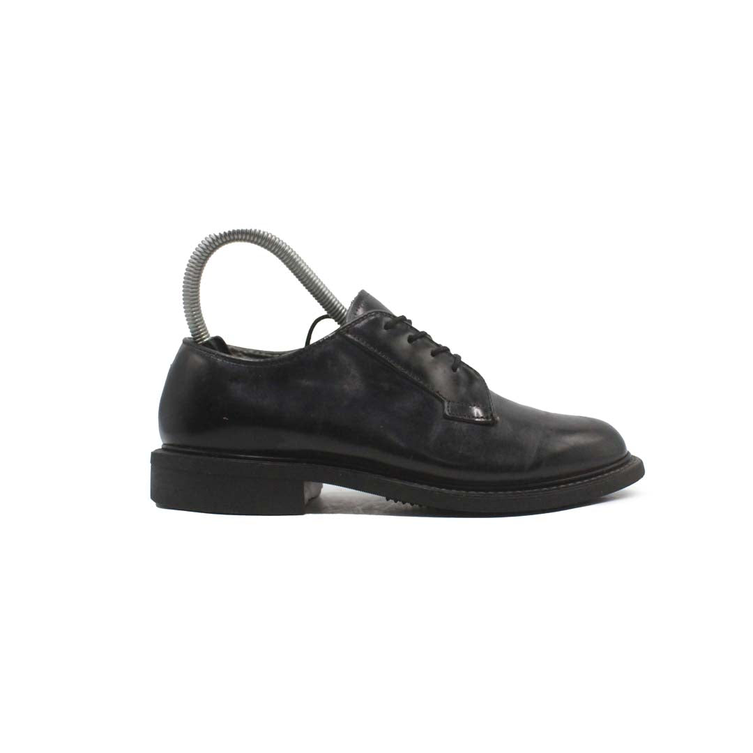 Branded Original Used Pre-Loved Sneakers in Pakistan
