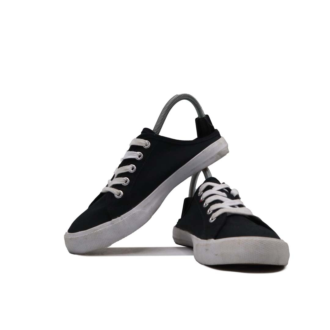 Branded Original Used Pre-Loved Sneakers in Pakistan