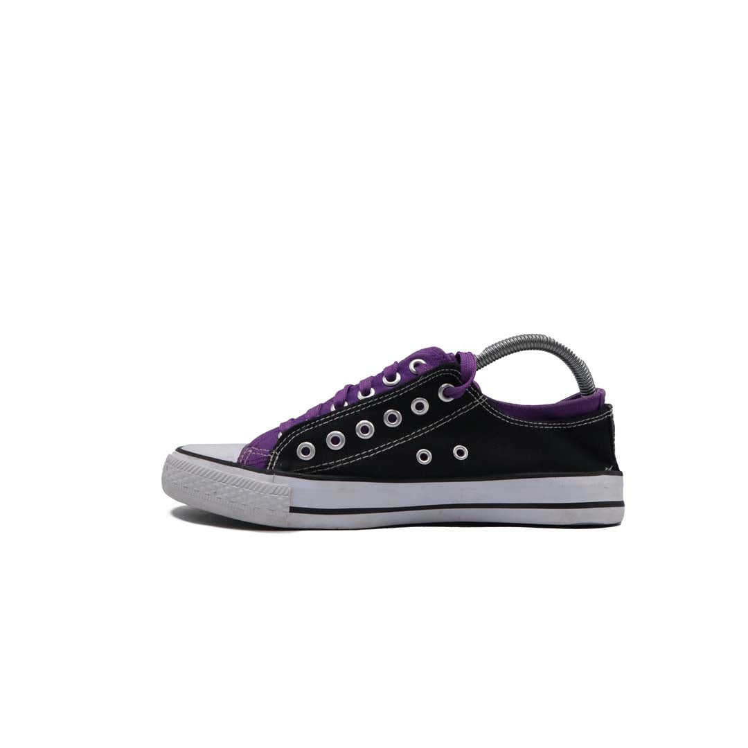 Branded Original Used Pre-Loved Sneakers in Pakistan