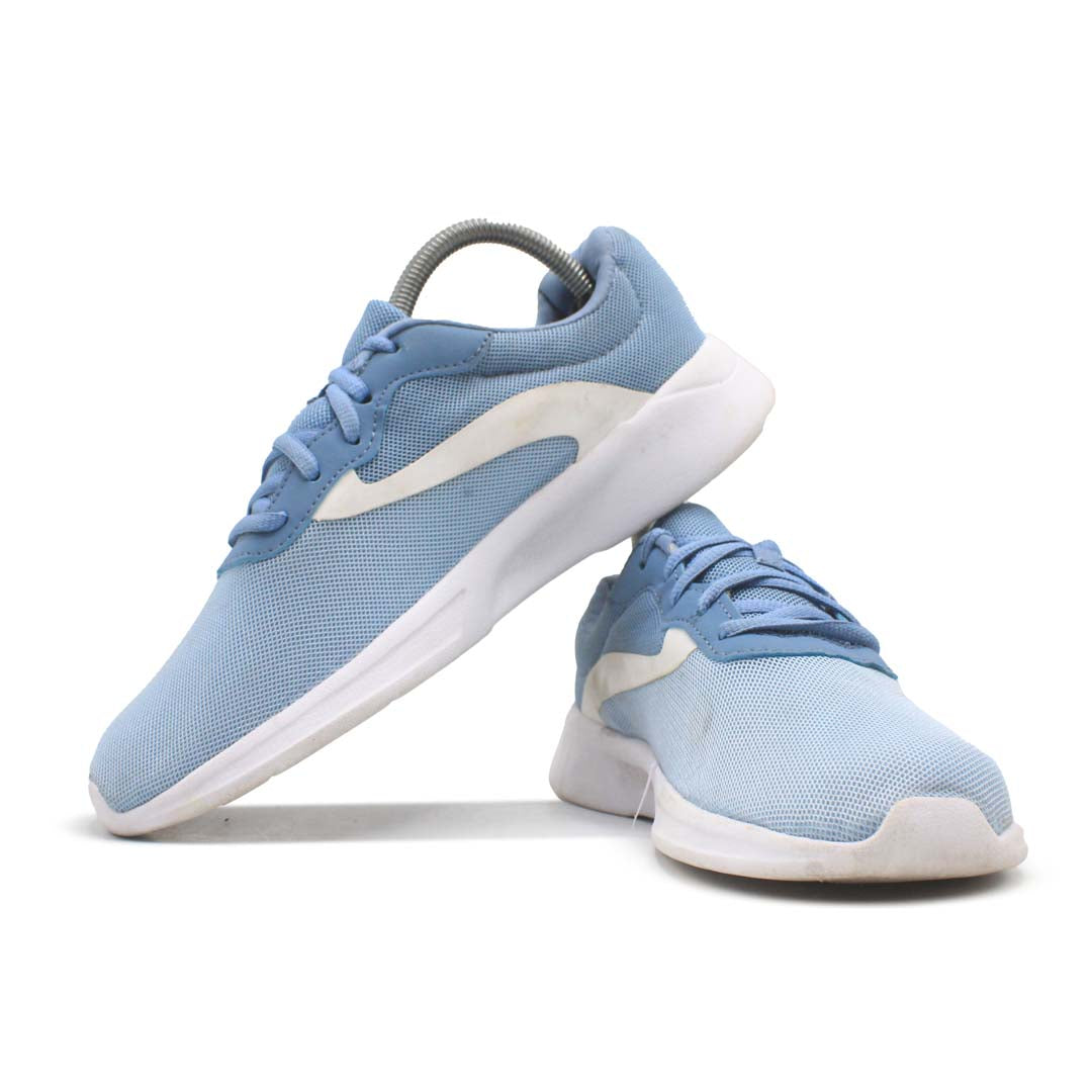 Branded Original Used Pre-Loved Sneakers in Pakistan