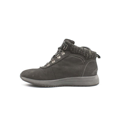 Branded Original Used Pre-Loved Sneakers in Pakistan