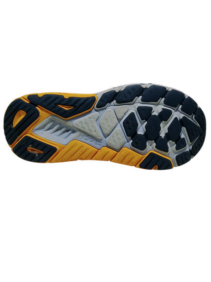 Hoka One One Arahi 6 Train