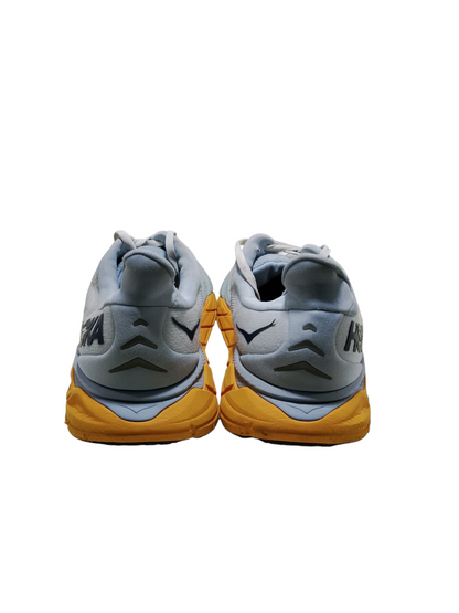 Hoka One One Arahi 6 Train