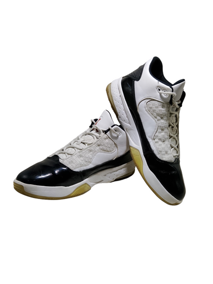 Air Jordan Max Aura 2 'White Black'
