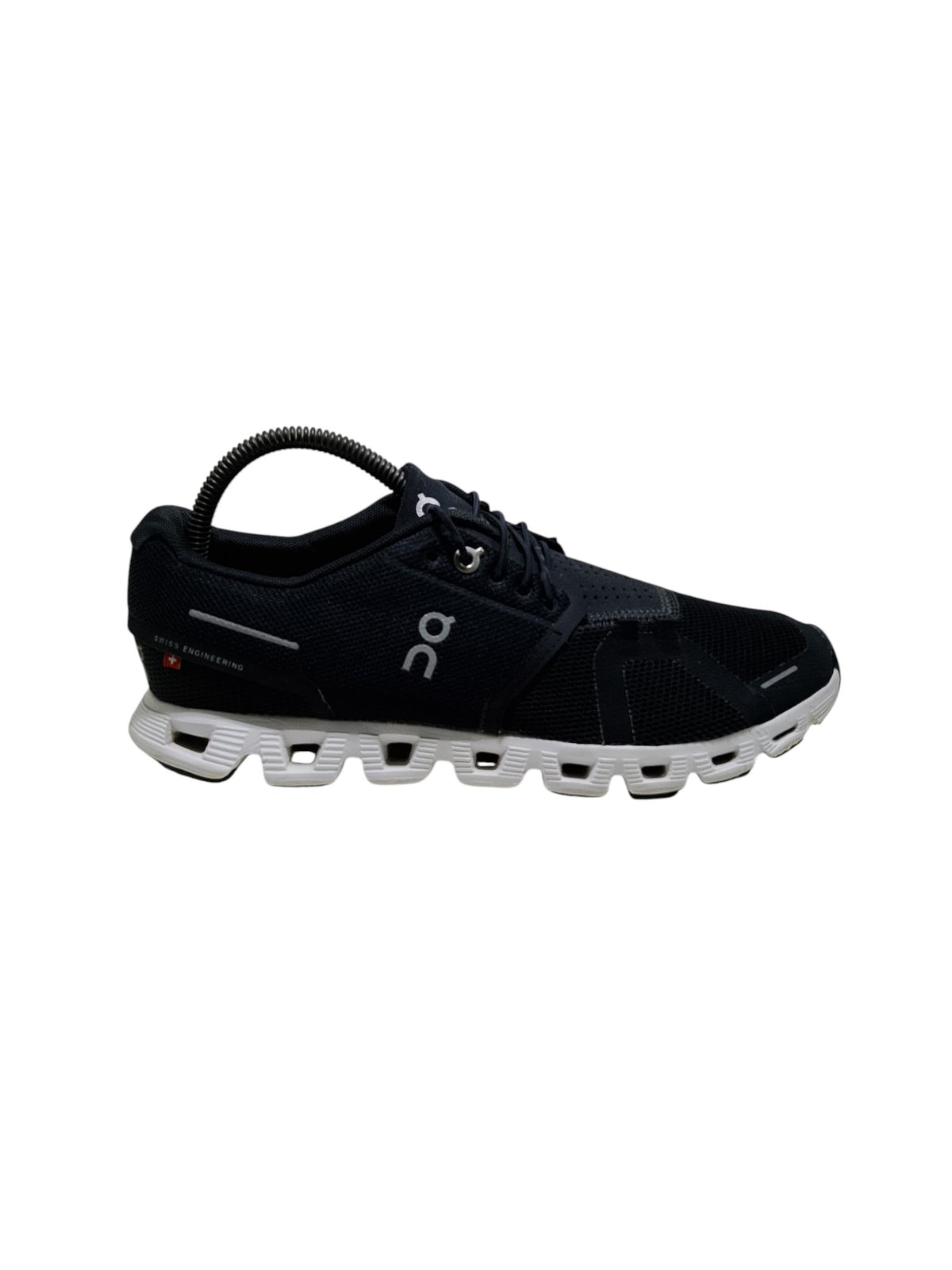 On Cloud 6 athletic