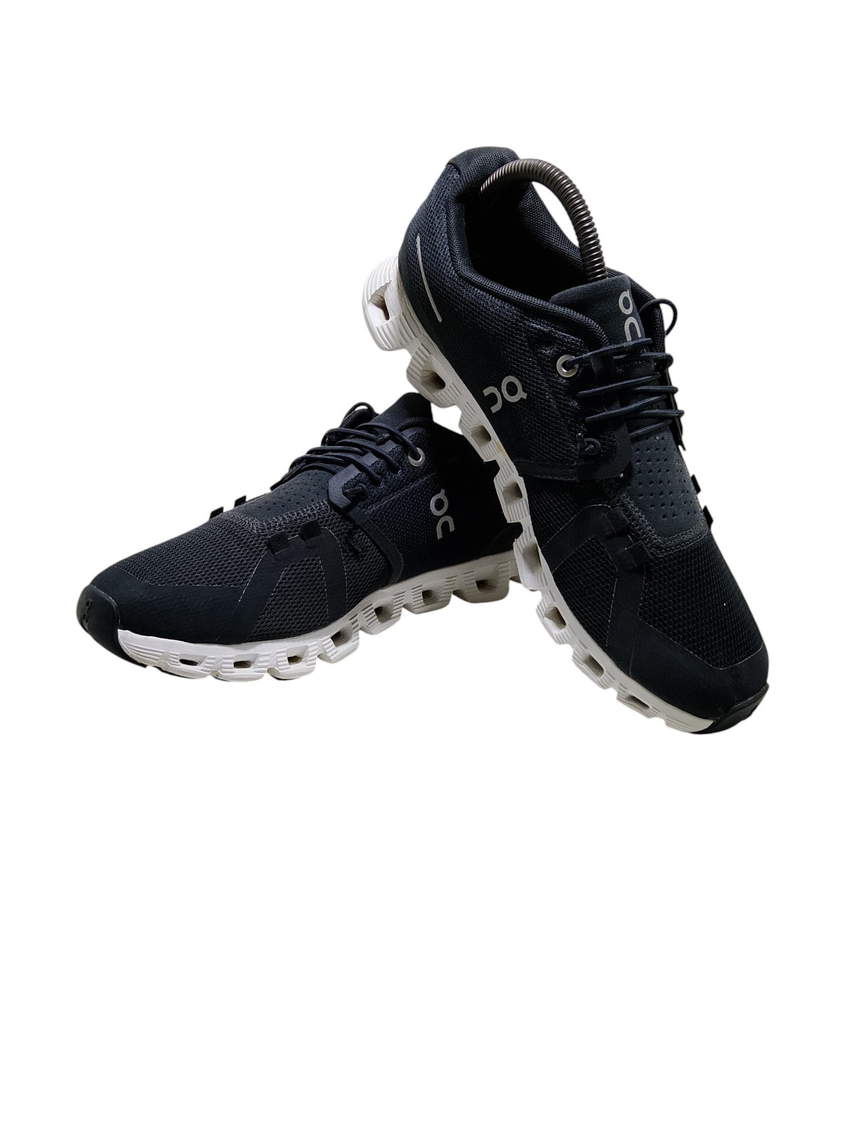 On Cloud 6 athletic