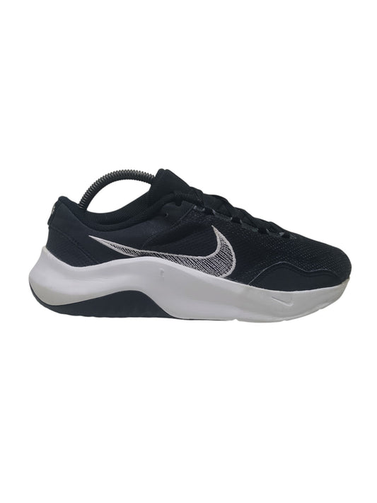 Nike Legend Essential 3