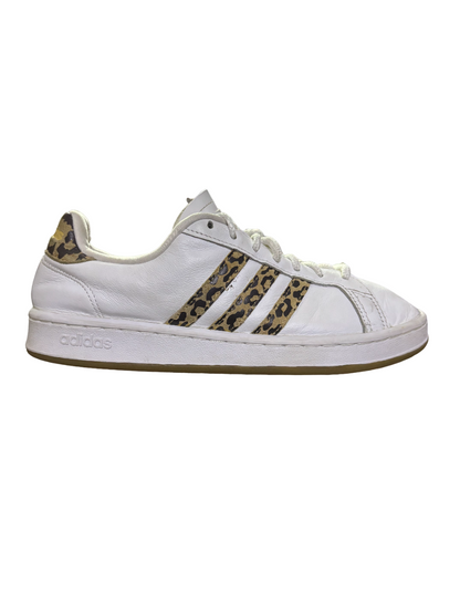 Branded Original Used Pre-Loved Sneakers in Pakistan
