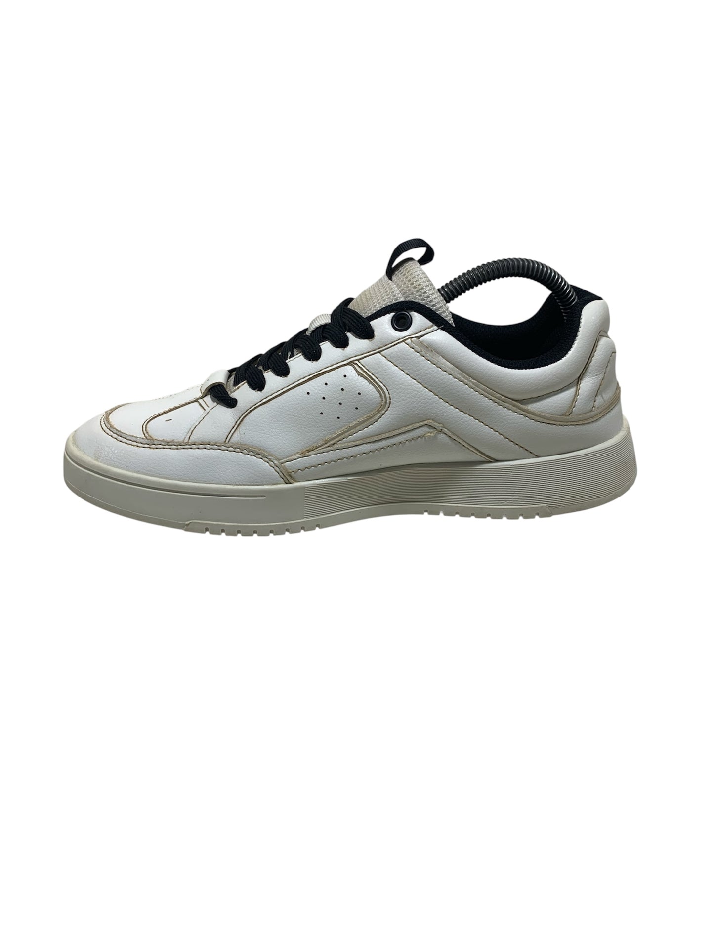 Outfitter White Leather Shoe