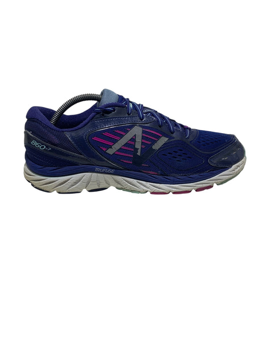 New Balance 860 v7