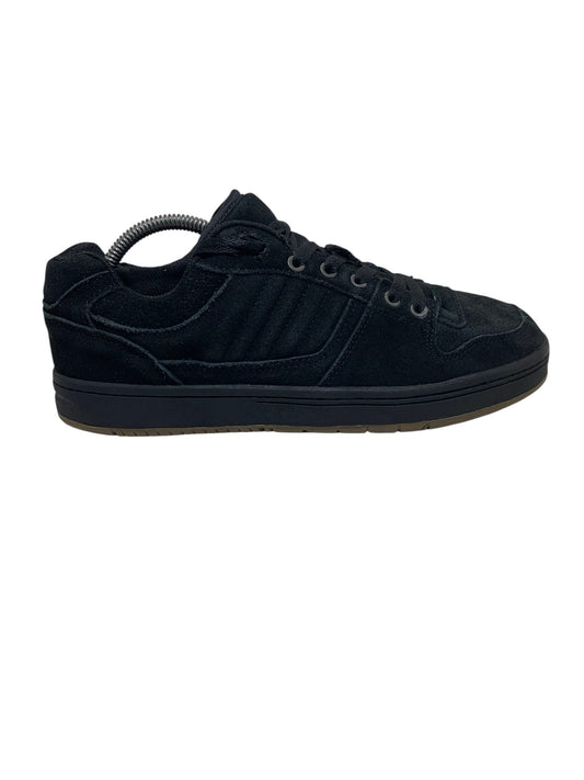 Classic Black Sneaker