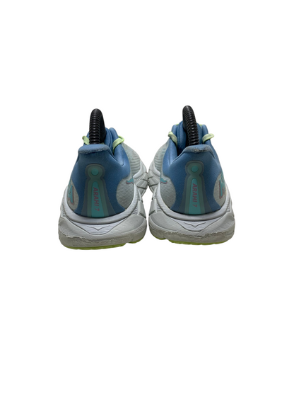 Hoka One One Arahi 7