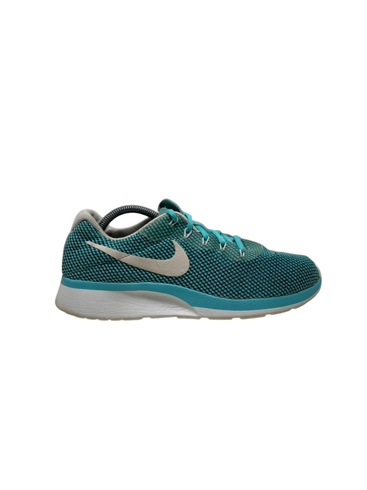 Nike Tanjun