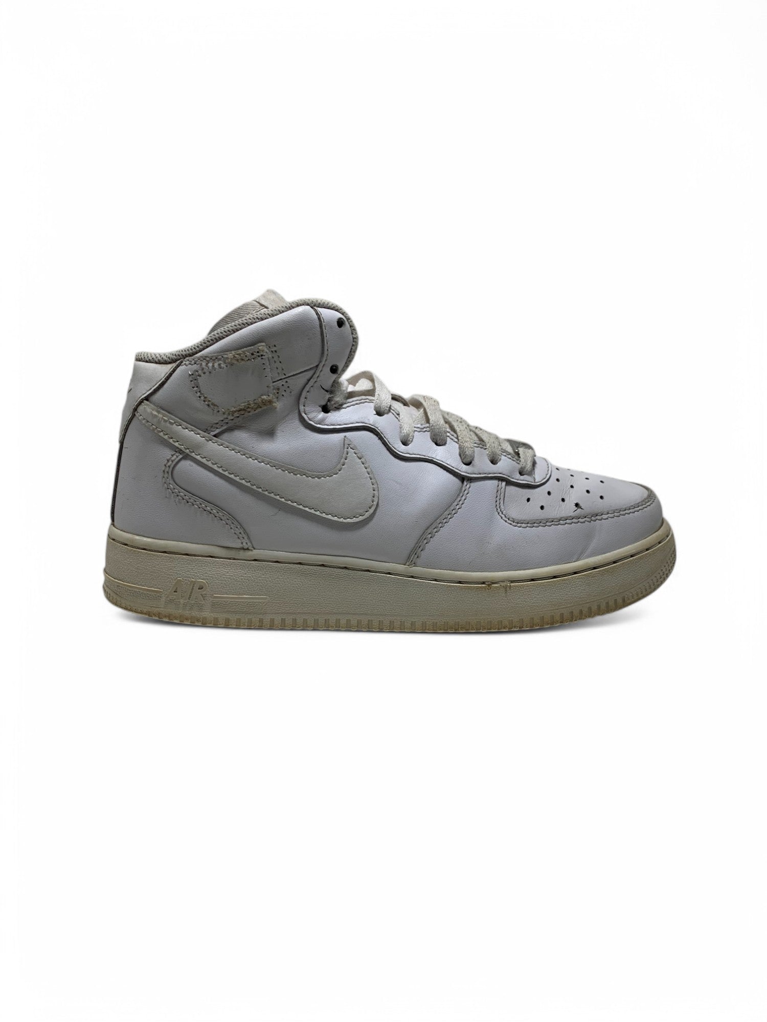 Branded Original Used Pre-Loved Sneakers in Pakistan