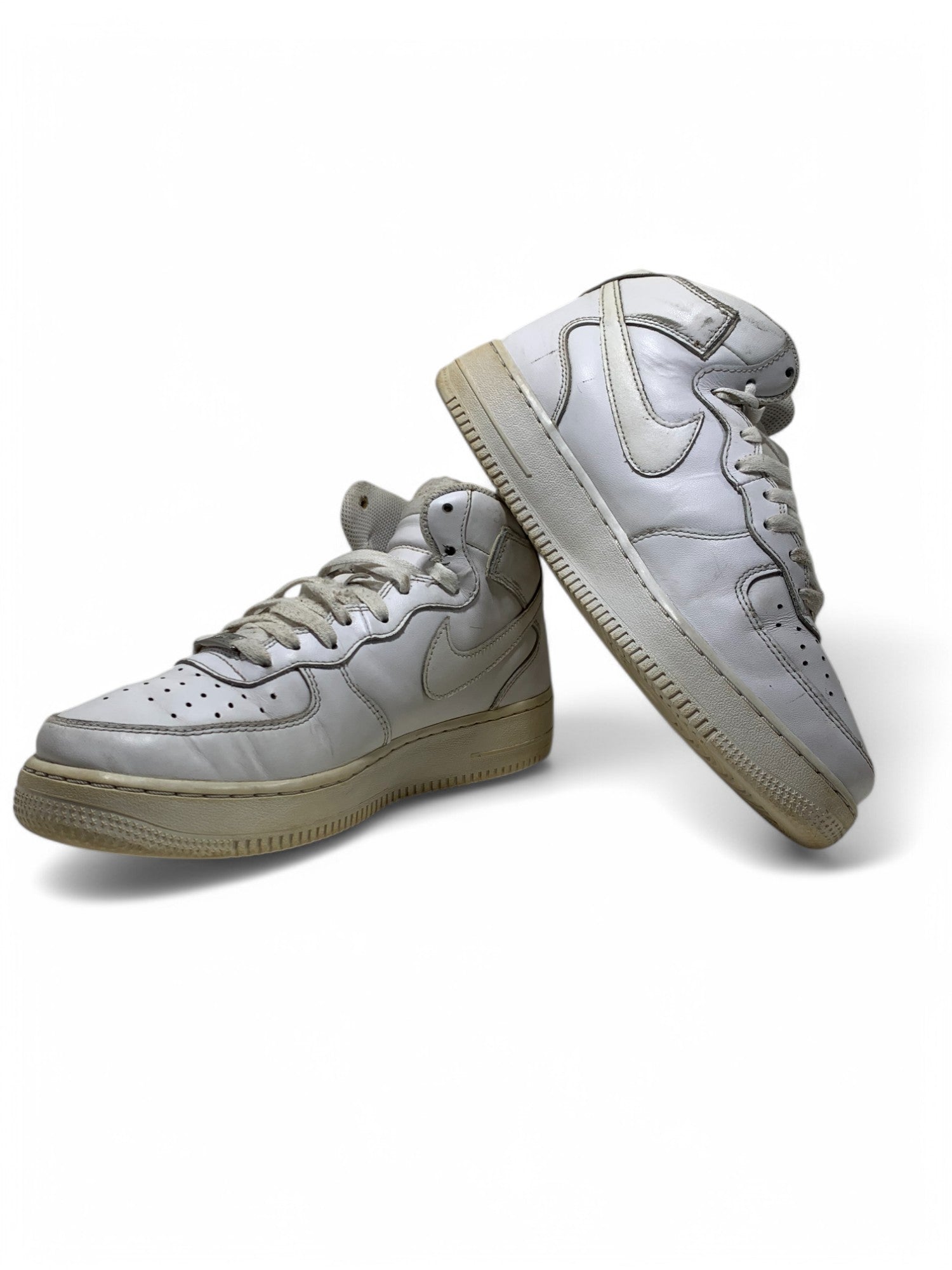 Branded Original Used Pre-Loved Sneakers in Pakistan