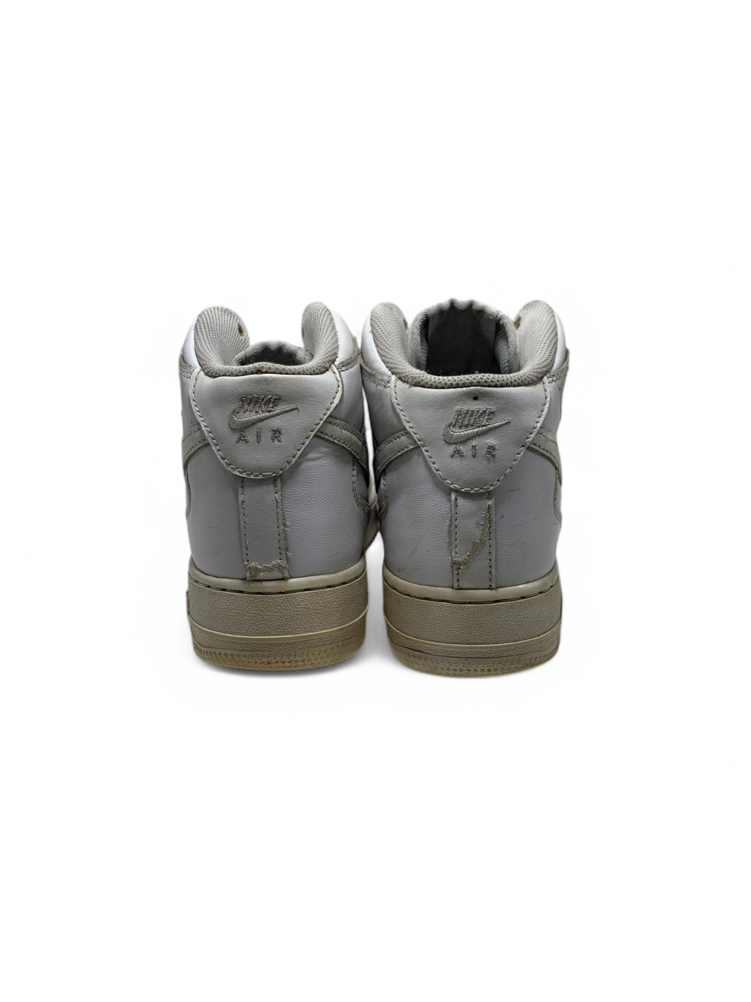 Branded Original Used Pre-Loved Sneakers in Pakistan